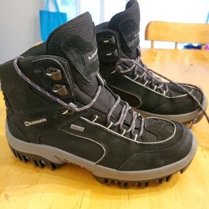 Lowa goretex boots 9.5 men's